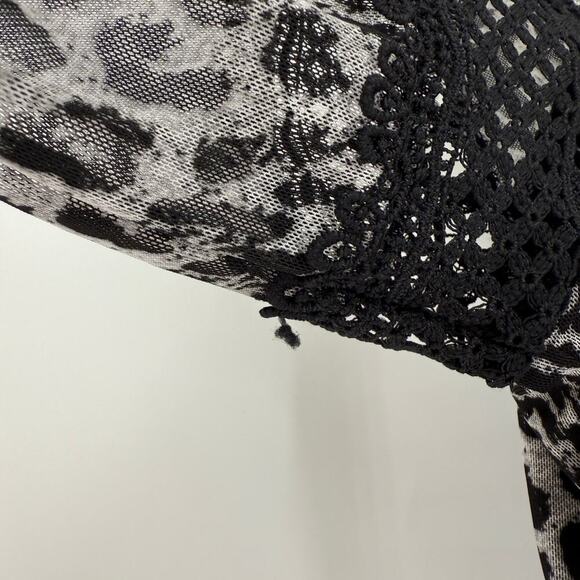 Adrienne Vittadini Gray Leopard Crochet Sheer V-Neck Blouse Women's Size Small - Picture 5 of 9